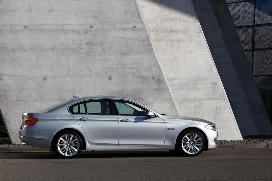 BMW 5-Series 2010 года  (фото 87 из 117)